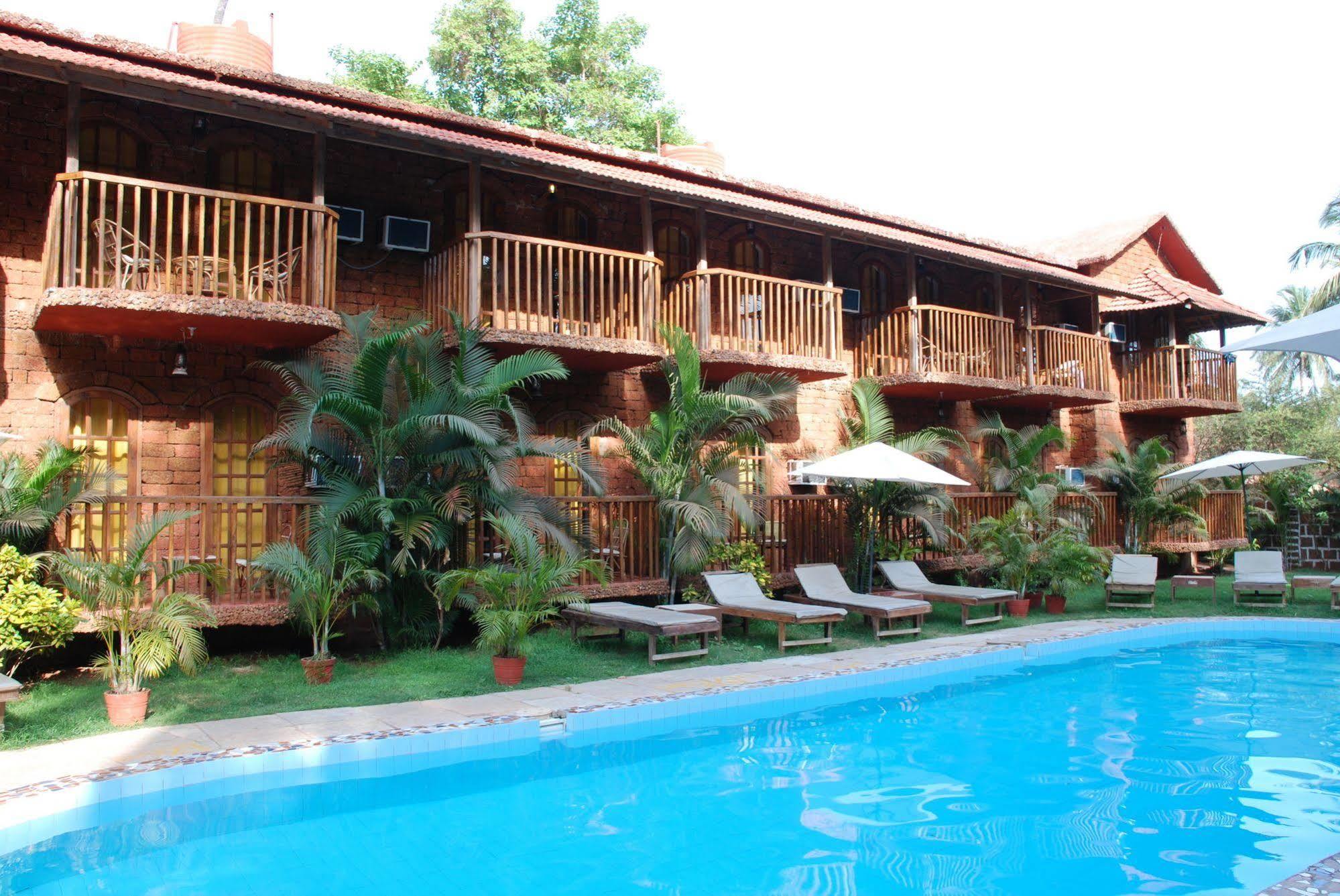 קלנגוטה Sea Breeze Inn Resort מראה חיצוני תמונה