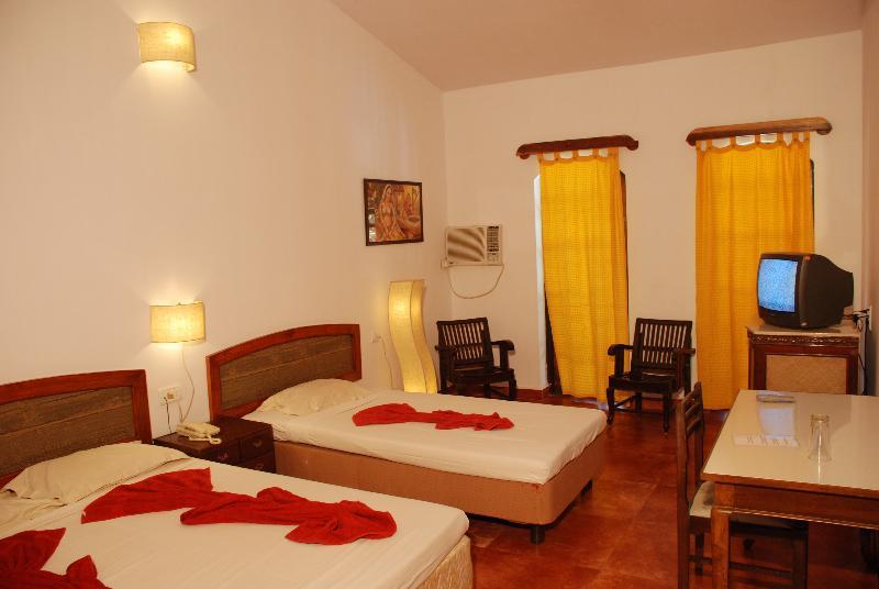 קלנגוטה Sea Breeze Inn Resort מראה חיצוני תמונה